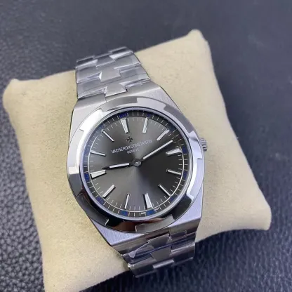 ヴァシュロン コンスタンタン「Vacheron Constantin」オーヴァーシーズ エクストラフラット 40MM
