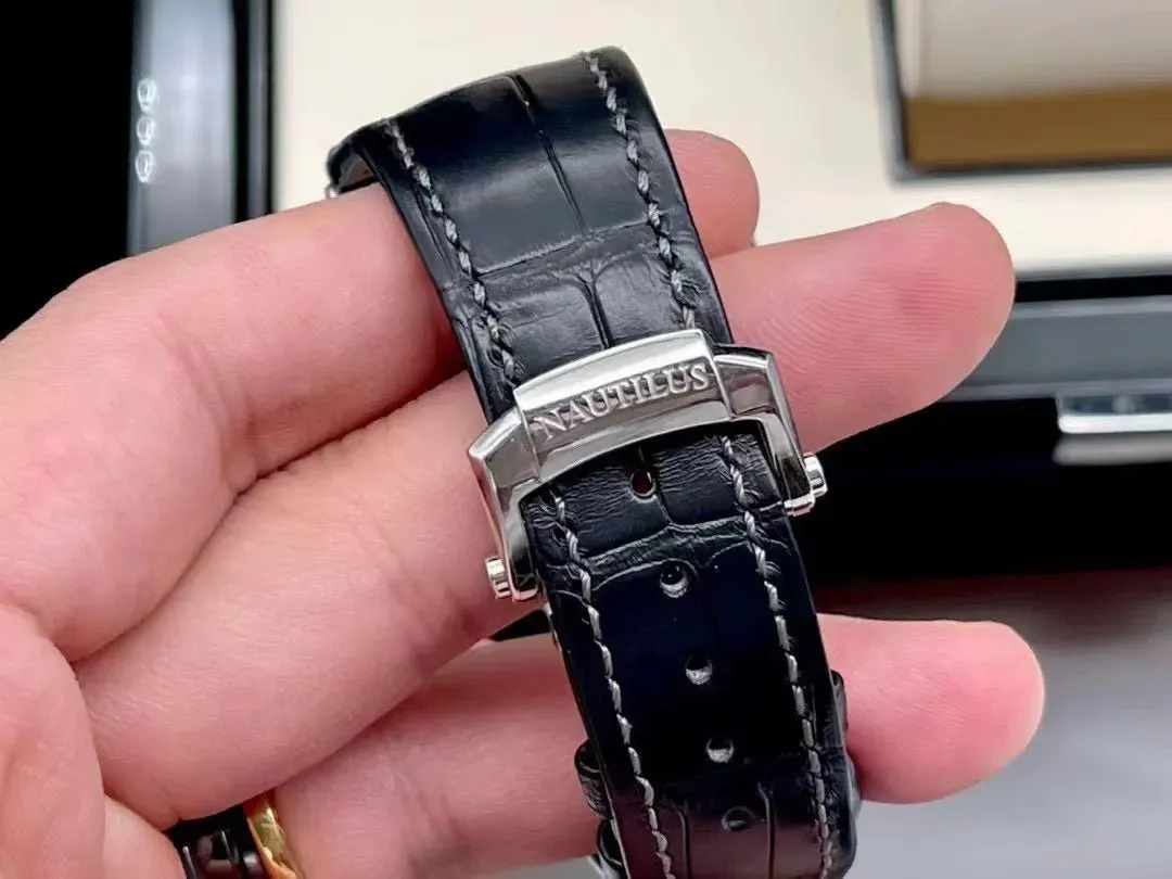 パテック フィリップ「Patek Philippe」Nautilus 5726 年歴腕時計41MM