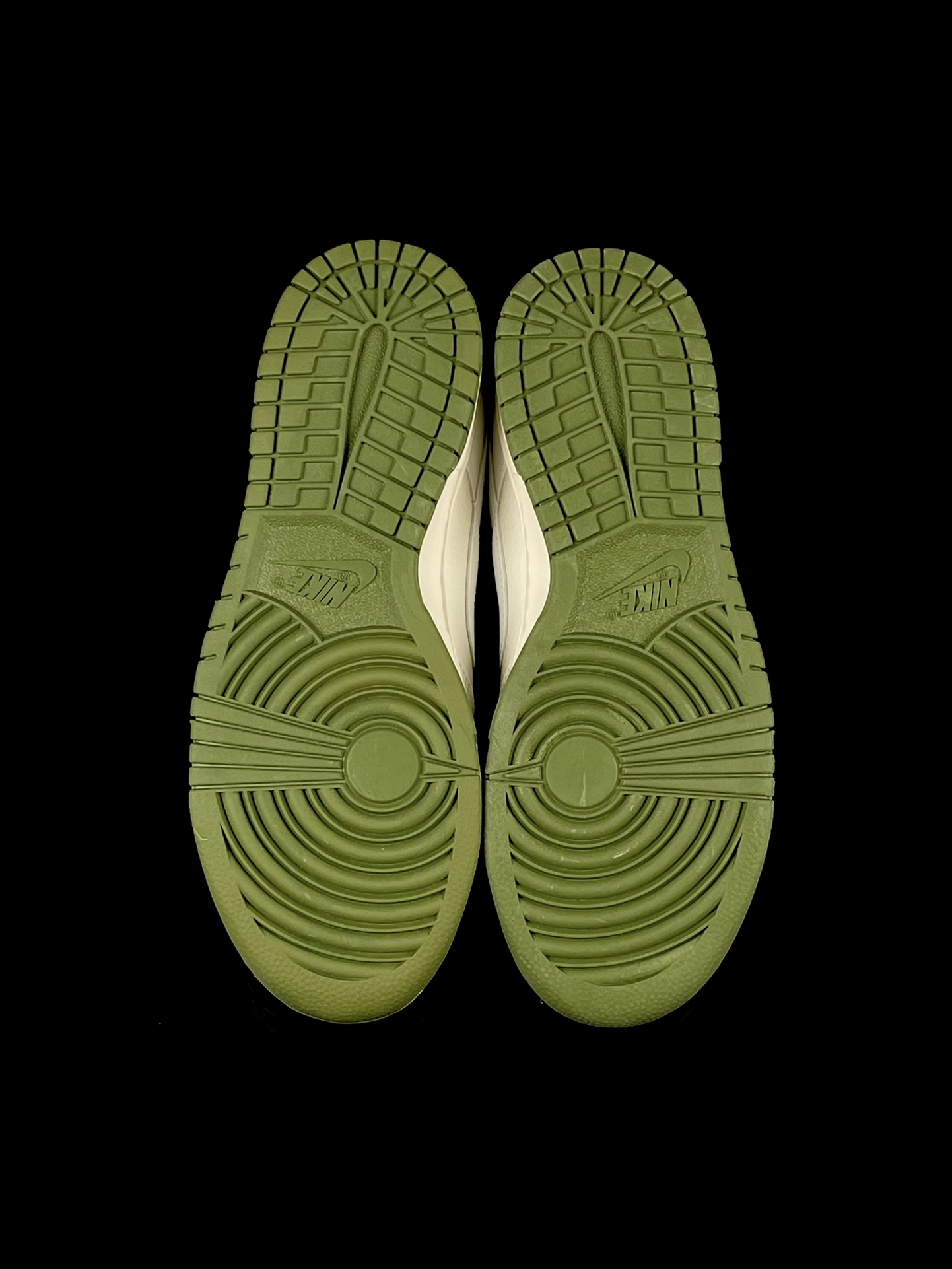 「コラボモデル」Gucci x Nike SB Dunk Low スニーカー