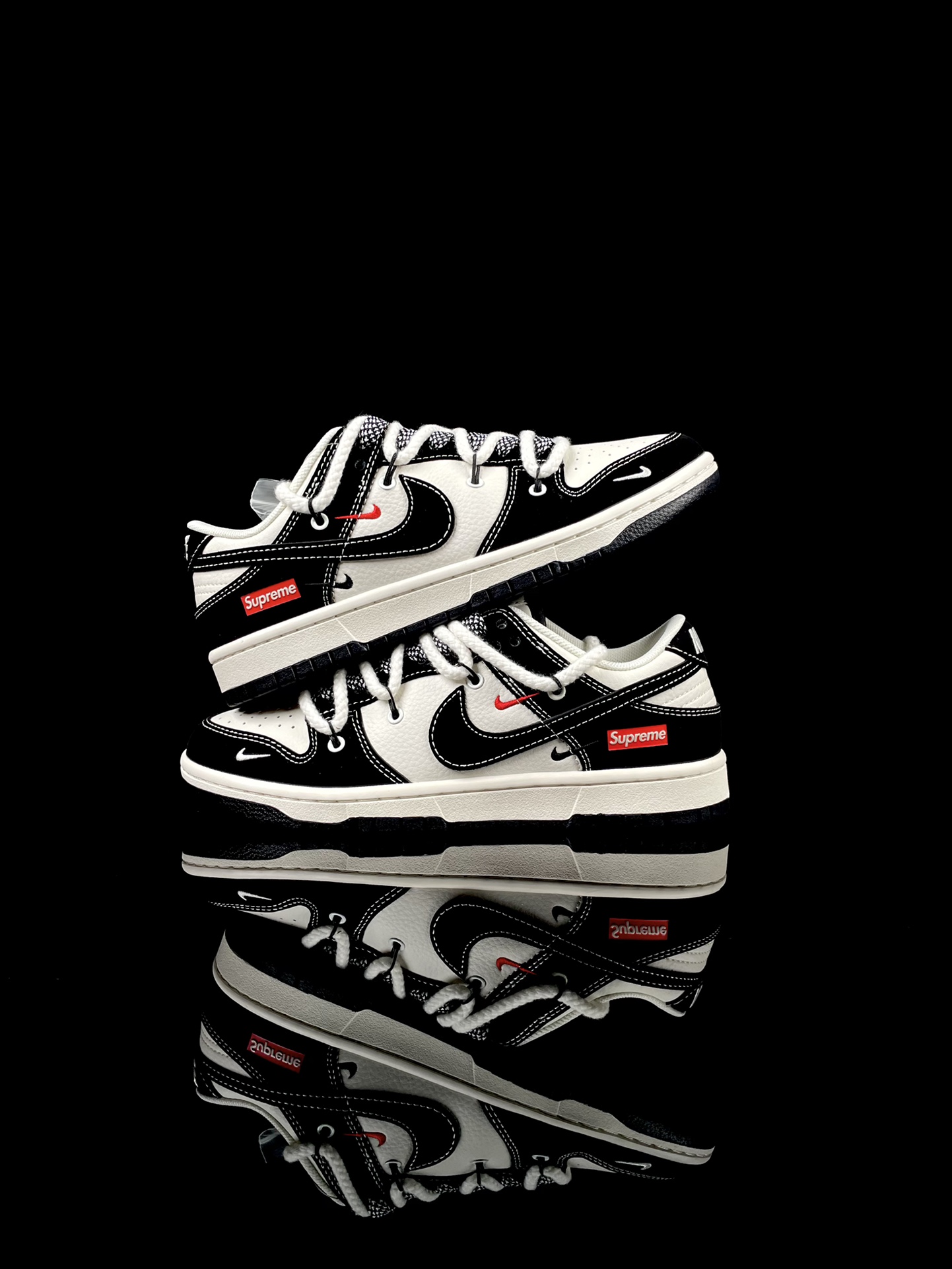 【日本未入荷】超入手困難 Supreme × Nike Dunk sb【代金引換】