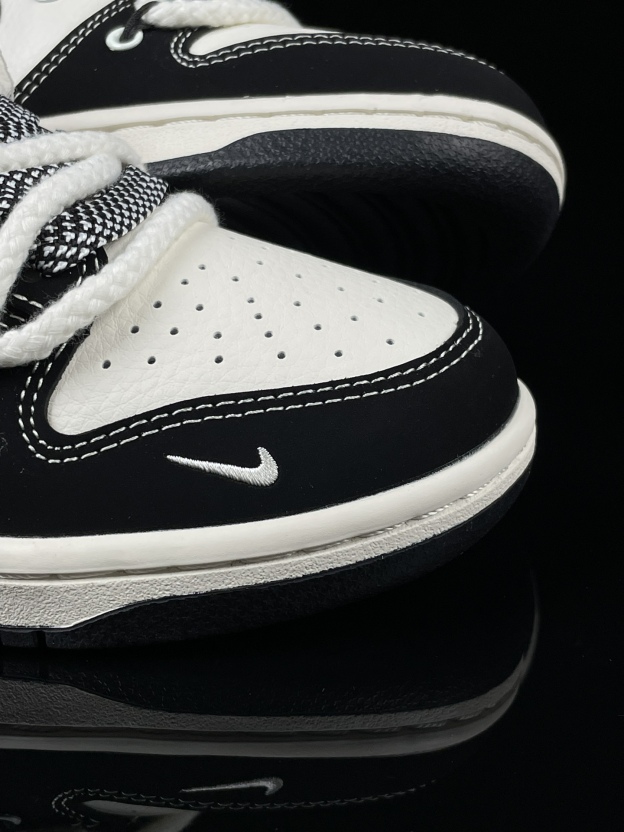 【日本未入荷】超入手困難 Supreme × Nike Dunk sb【代金引換】