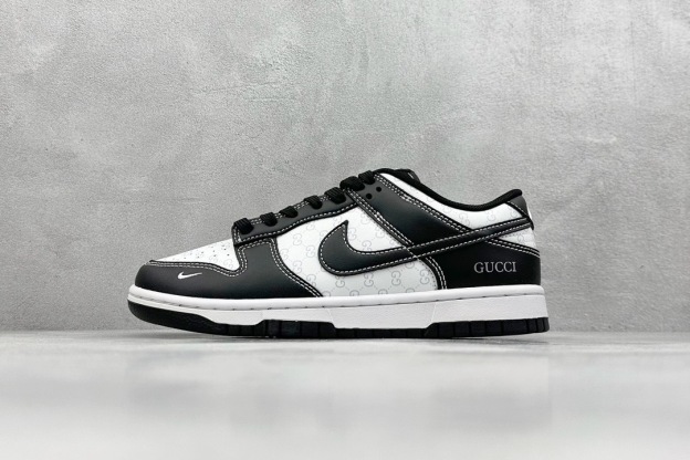 「コラボモデル」Gucci x Nike SB Dunk Low スニーカー