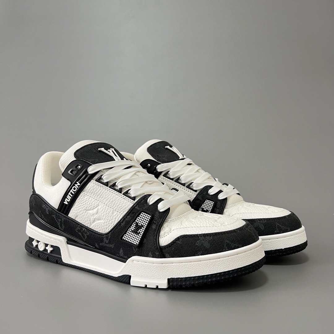 大人気 ！LOUIS VUITTON TRAINER SNEAKER トレイナーライン スニーカー