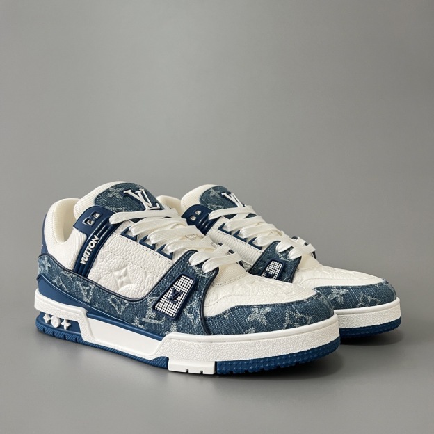 大人気 ！LOUIS VUITTON TRAINER SNEAKER トレイナーライン スニーカー