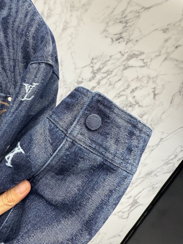 ルイ・ヴィトン「Louis Vuitton」秋冬コレクション ダウンジャケット