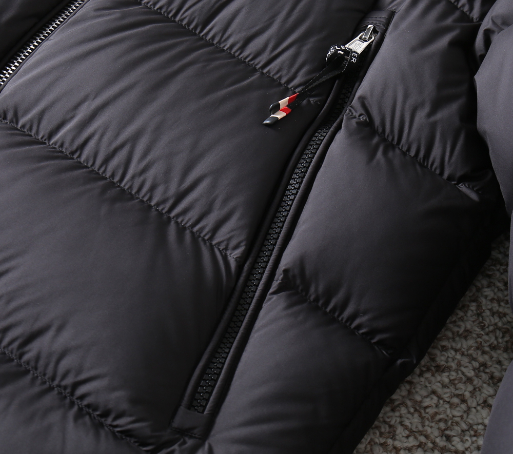 モンクレール「Moncler」秋冬 ダウンジャケット