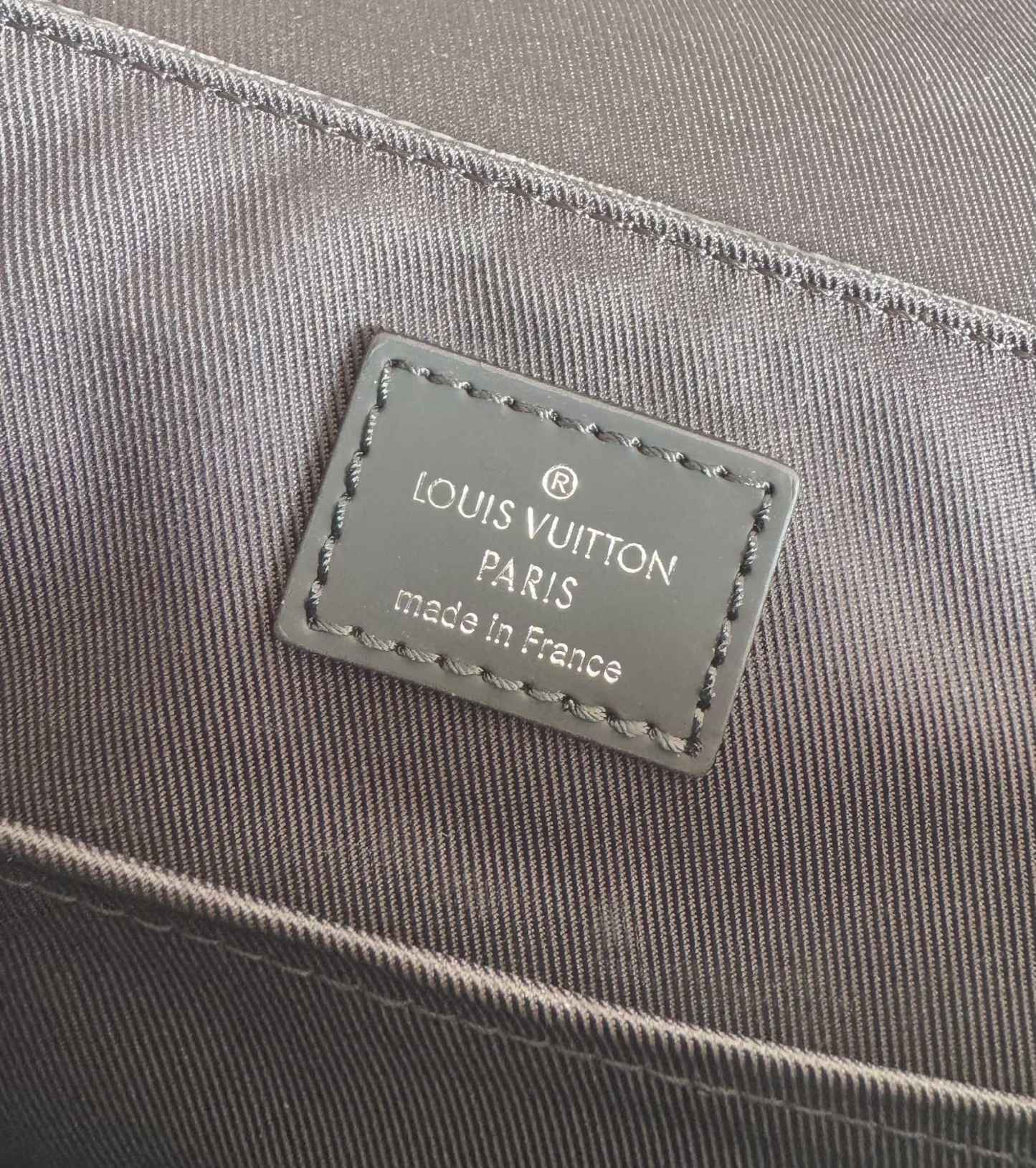 ルイ・ヴィトン「Louis Vuitton」ディストリクト メッセンジャーバッグ