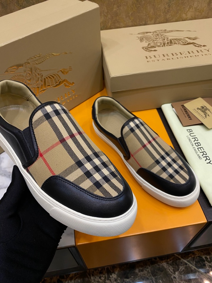 バーバリー「Burberry」バーバリー テラス スニーカー / レザースニーカー