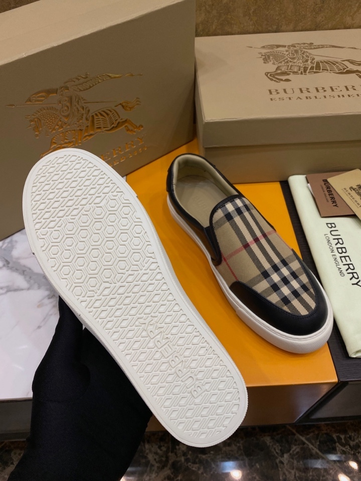 バーバリー「Burberry」バーバリー テラス スニーカー / レザースニーカー