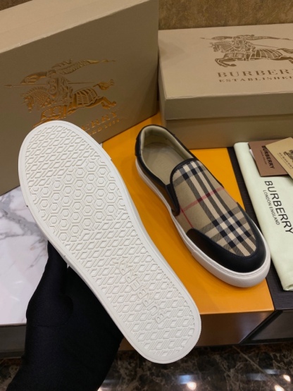 バーバリー「Burberry」バーバリー テラス スニーカー / レザースニーカー