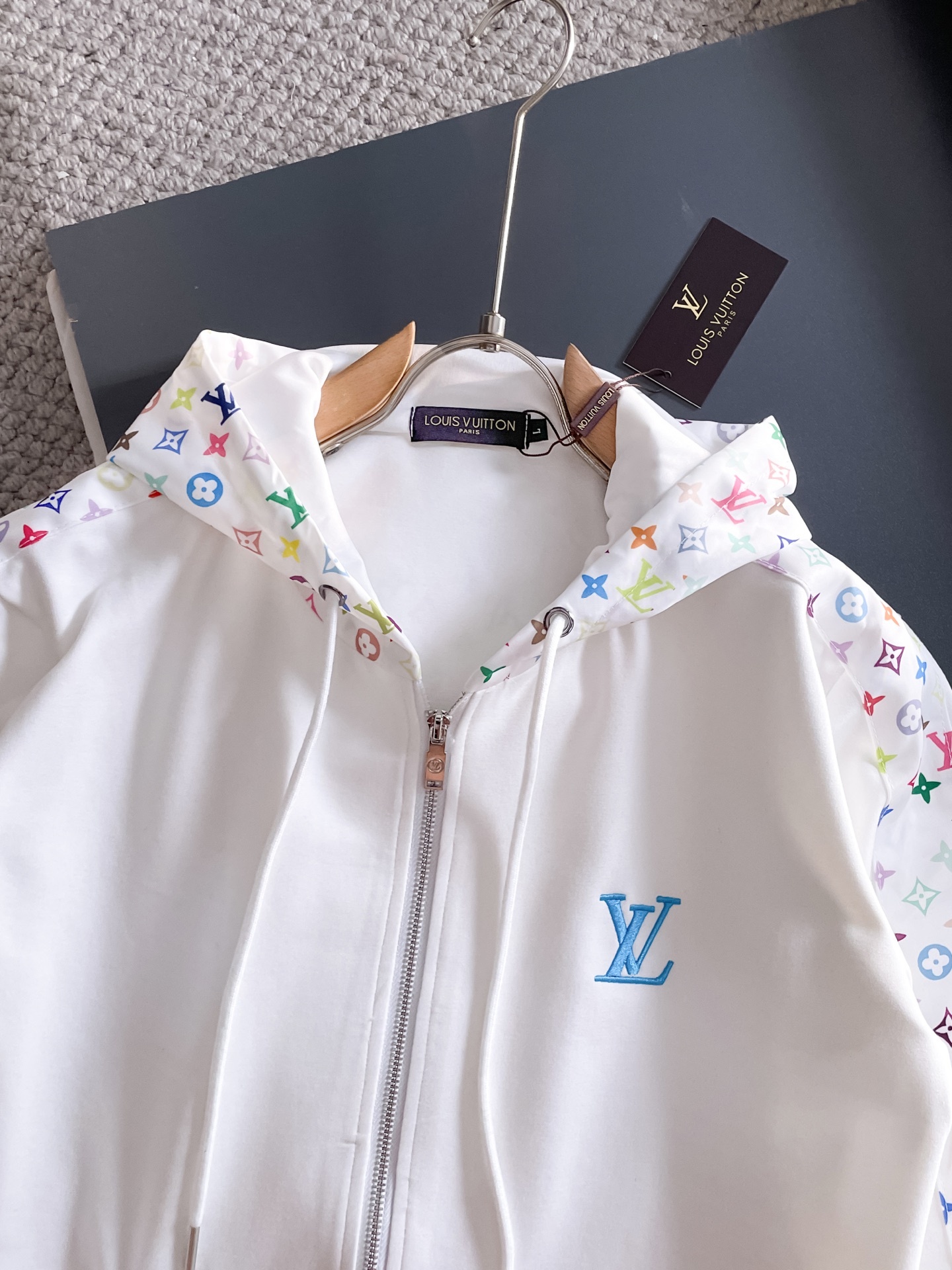 ルイ・ヴィトン「Louis Vuitton」2025秋冬 メンズ スポーツウェア セットアップ