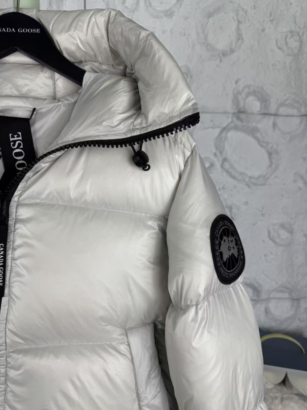 カナダグース「Canada Goose」秋冬フード付きダウンジャケット