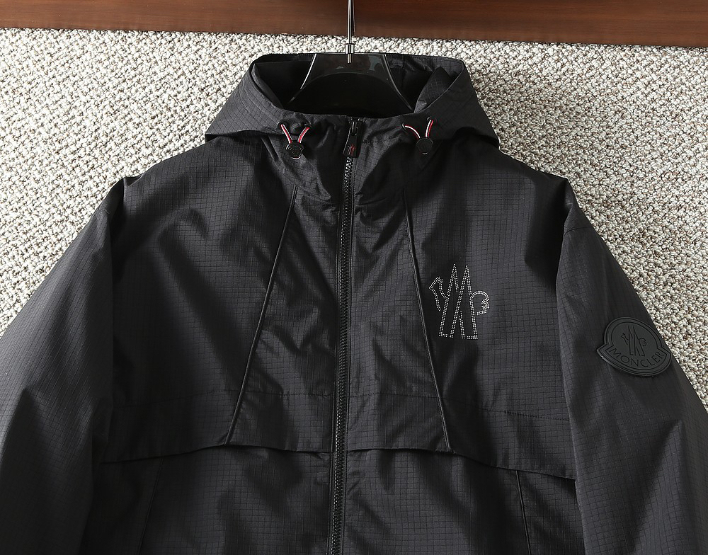 モンクレール「Moncler」秋のフード付きジャケット