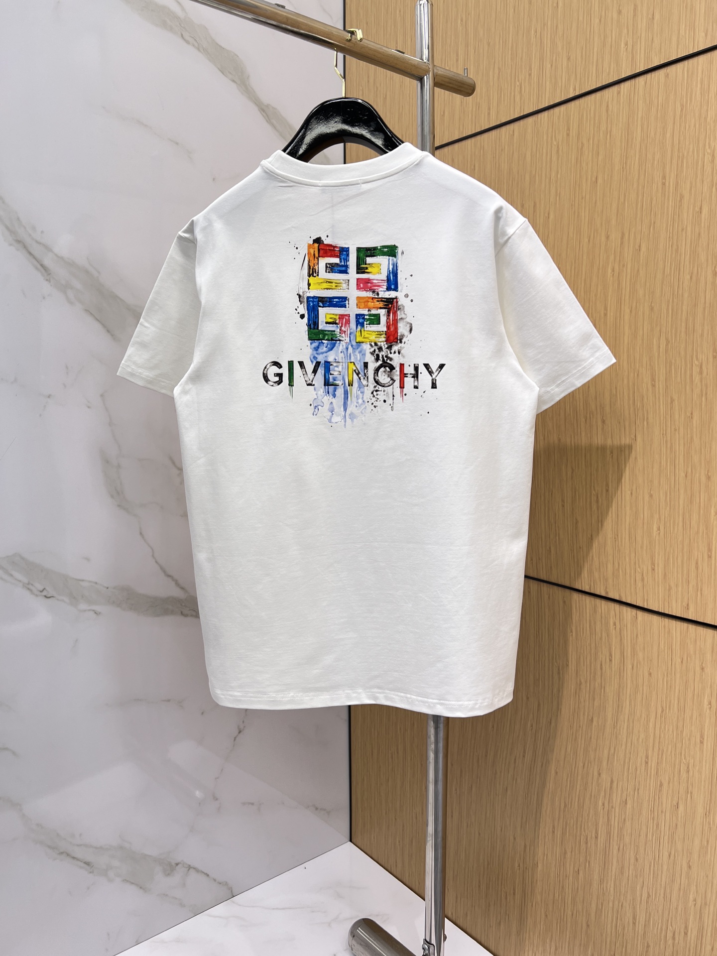 ジバンシィ「Givenchy」ジバンシィ Tシャツ / ショートスリーブ クルーネック