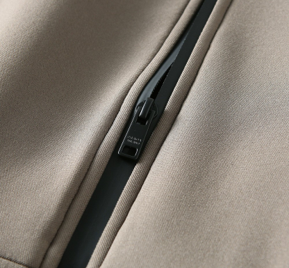 プラダ「Prada」秋冬 フード付きアウター