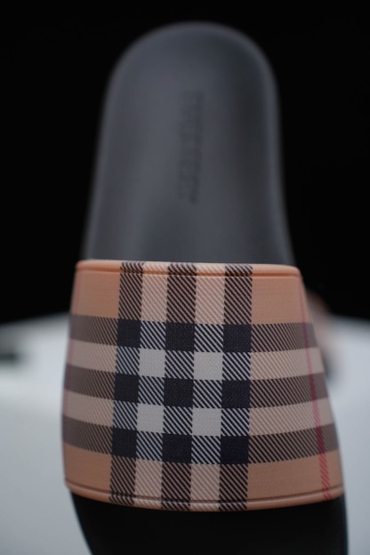 バーバリー「Burberry」バーバリー ヴィンテージ チェック スライドサンダル / ビーチサンダル