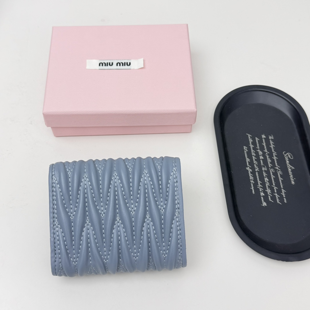 ミュウミュウ「Miu Miu」ミュウミュウ マテラッセ ラムスキン コンパクトバッグ 791 / ショルダーバッグ