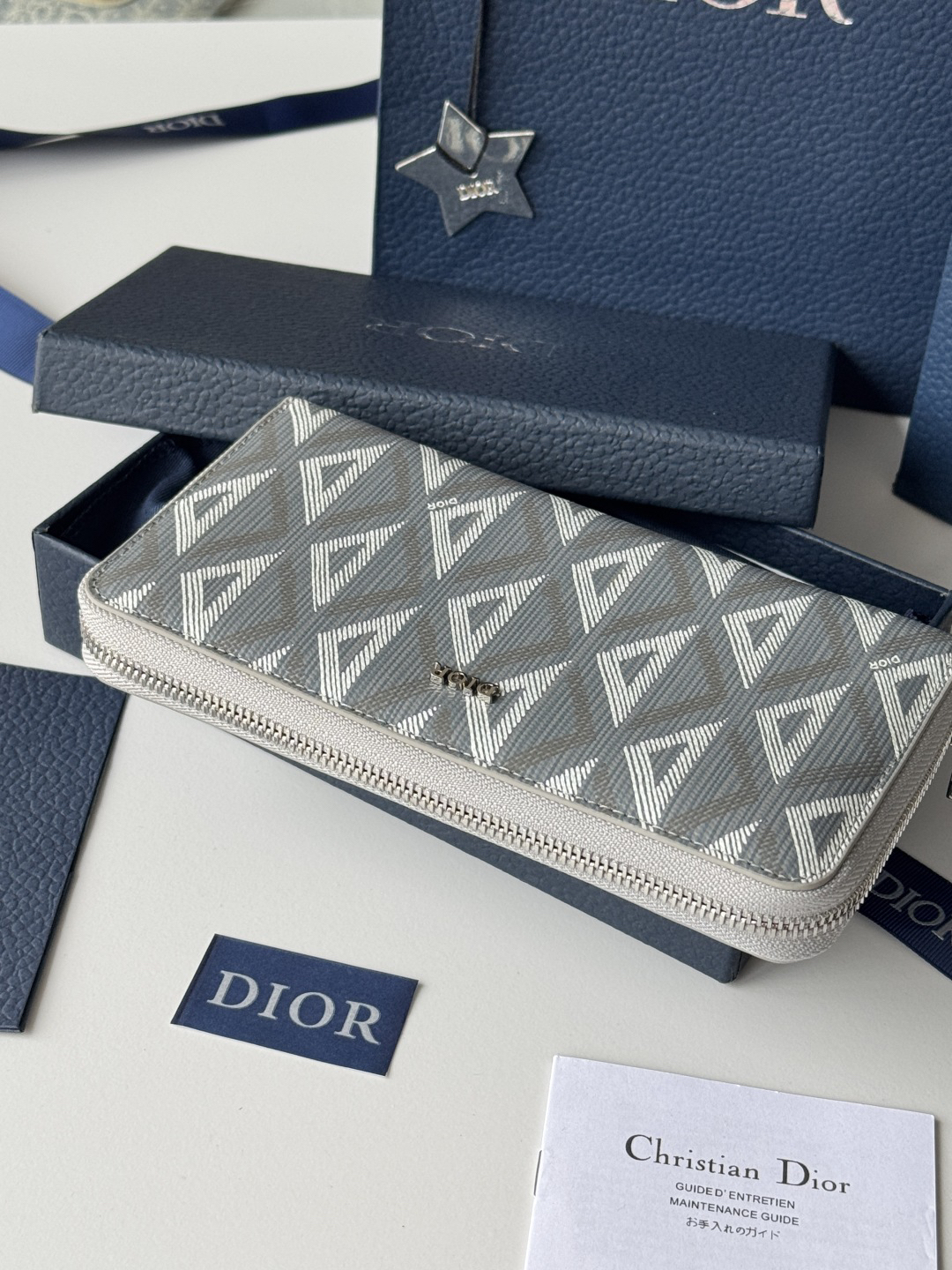 ディオール「Dior」ジップアラウンド ロングウォレット
