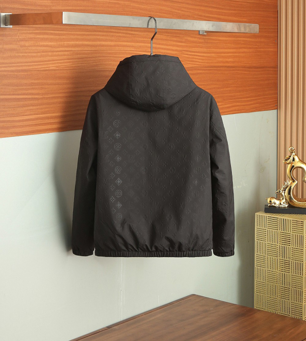 ルイ・ヴィトン「Louis Vuitton」秋冬コレクション ダウンジャケット