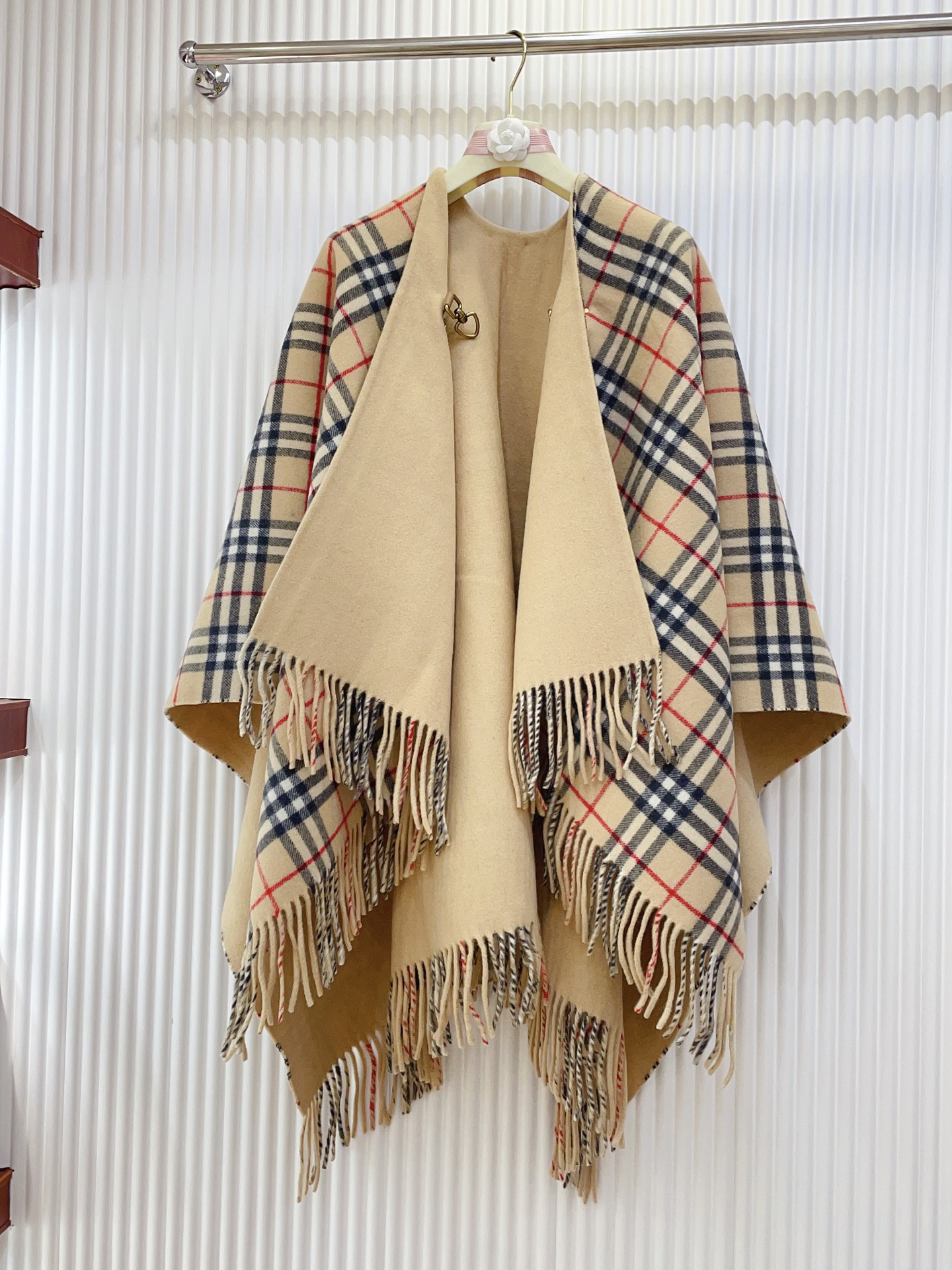 バーバリー「Burberry」チェック ウールケープ 140x140cm