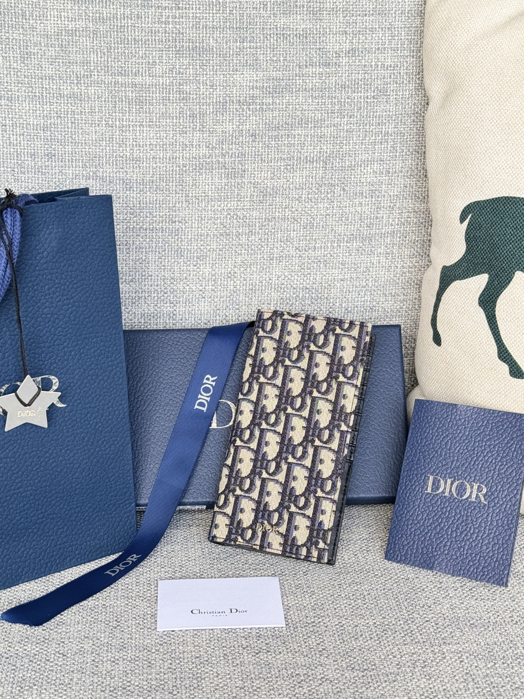ディオール「Dior」Oblique モチーフ レザー コンパクト ロングウォレット