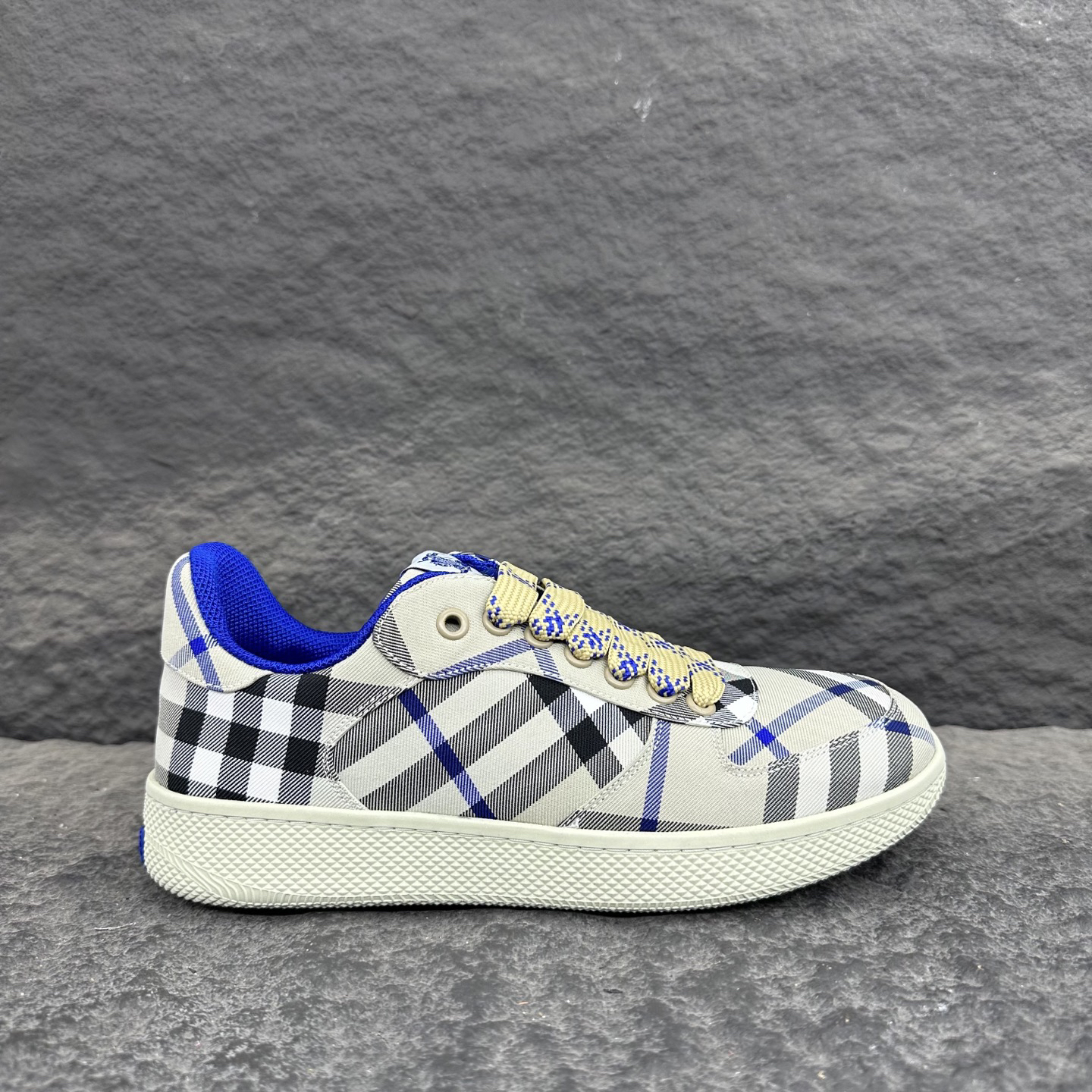 バーバリー「Burberry」バーバリー チェック テラス スニーカー / ユニセックススニーカー