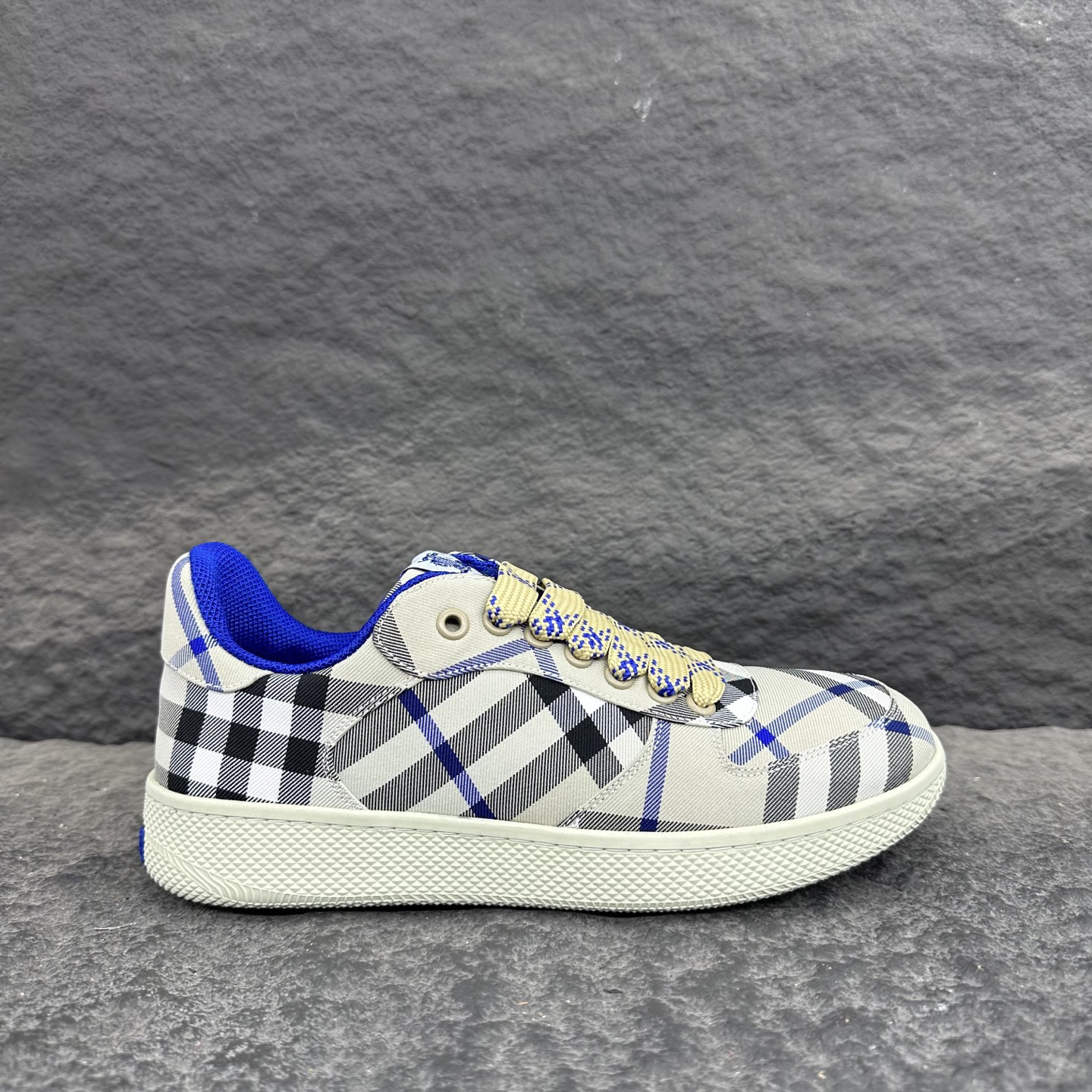バーバリー「Burberry」バーバリー チェック テラス スニーカー / ユニセックススニーカー