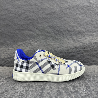バーバリー「Burberry」バーバリー チェック テラス スニーカー / ユニセックススニーカー
