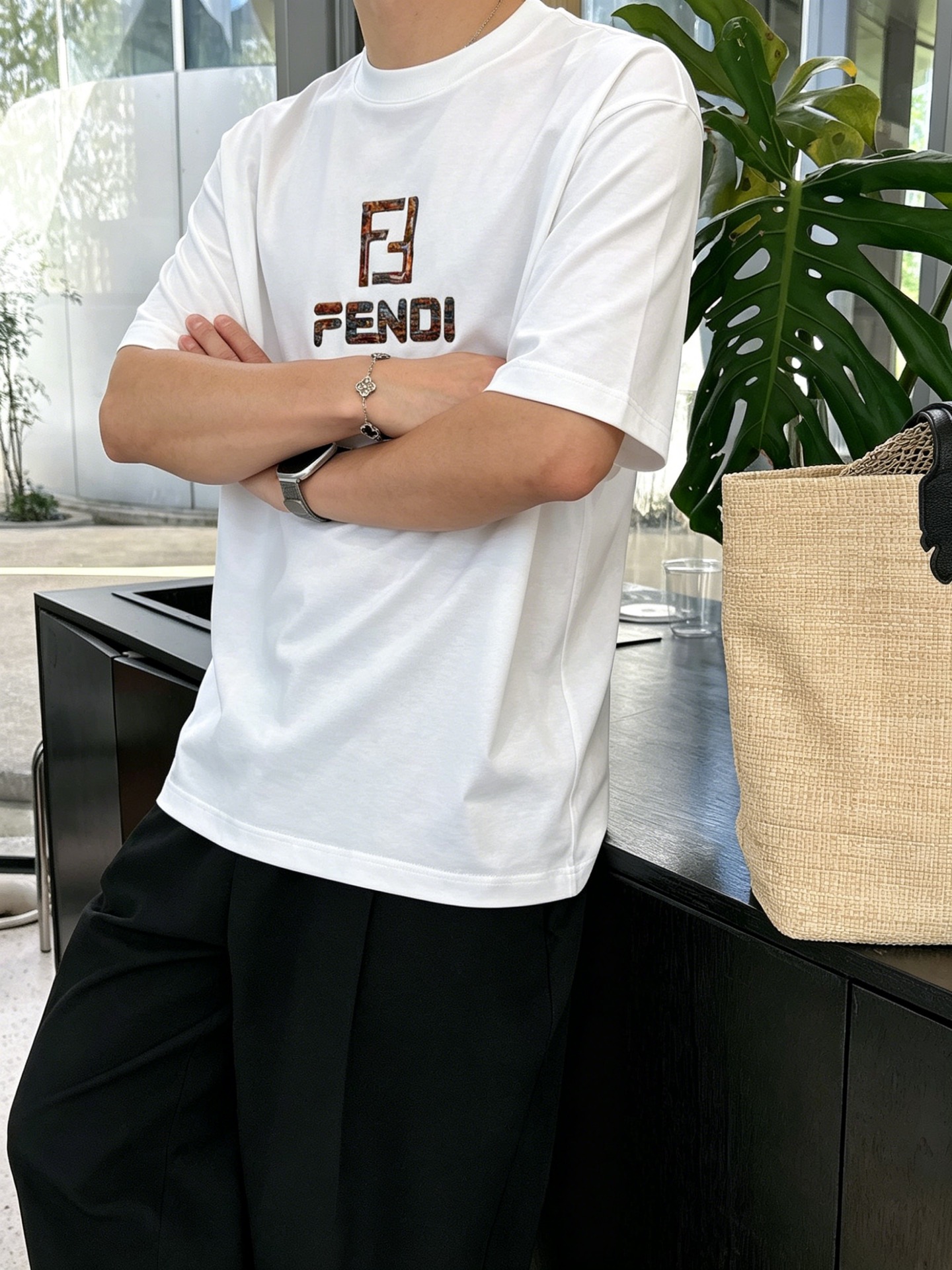フェンディ「Fendi」ロゴプリントTシャツ / ショートスリーブ クルーネック