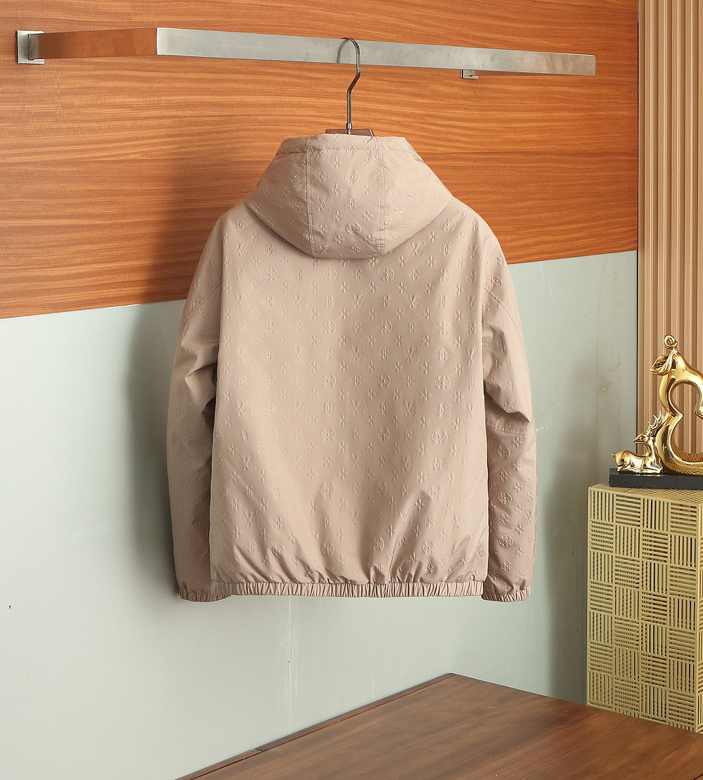 ルイ・ヴィトン「Louis Vuitton」秋冬コレクション ダウンジャケット