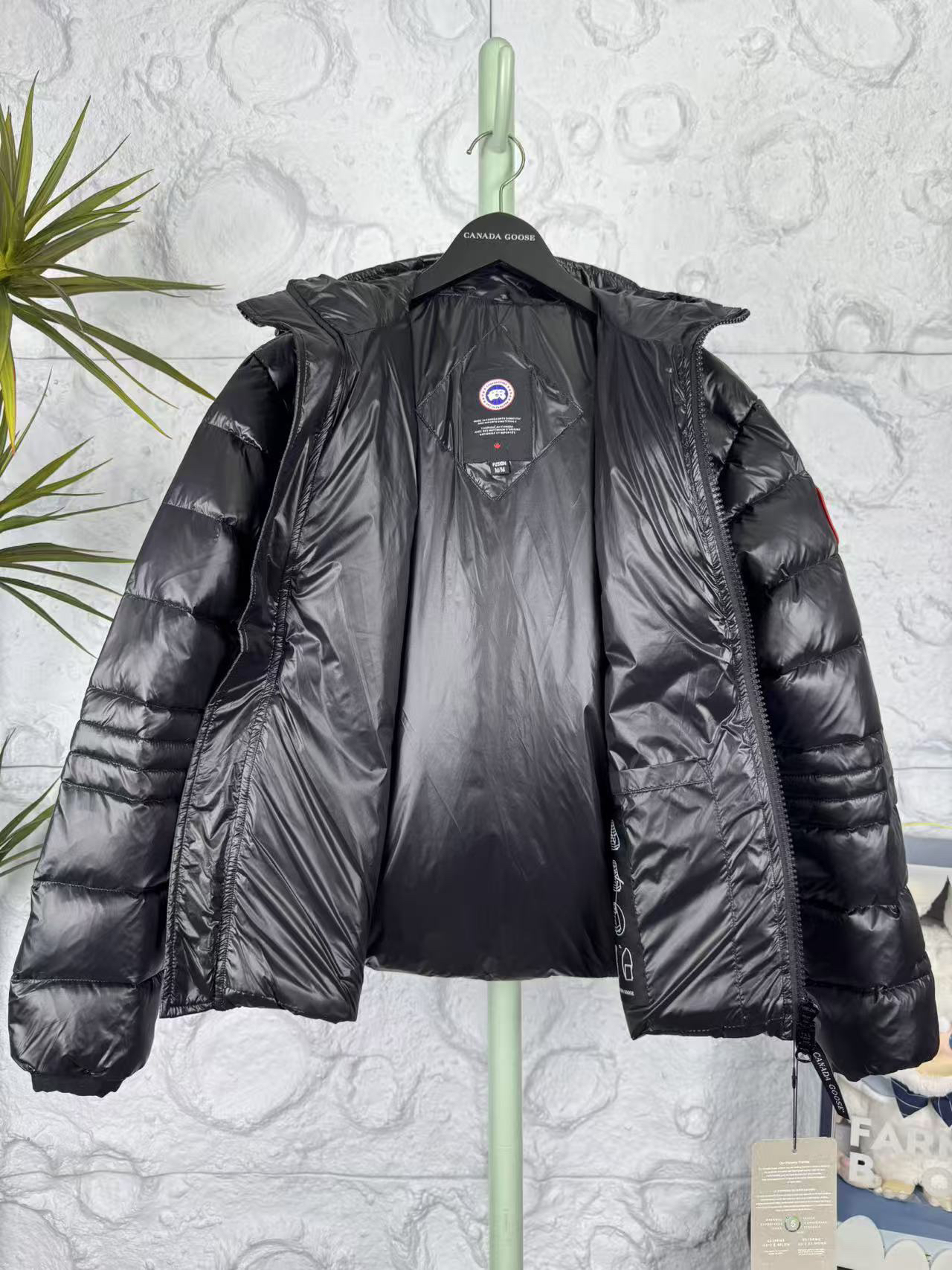 カナダグース「Canada Goose」秋冬フード付きダウンジャケット