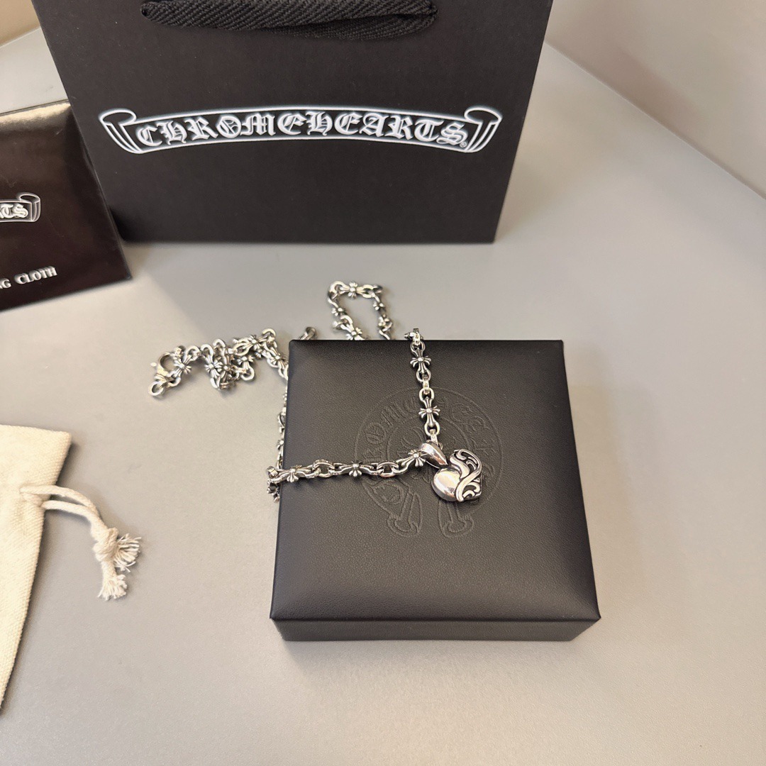 クロムハーツ「Chrome Hearts」ゴシッククロス ペンダントネックレス