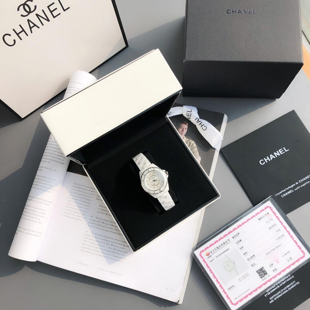 シャネル「Chanel」J12 キャリバー 33MM