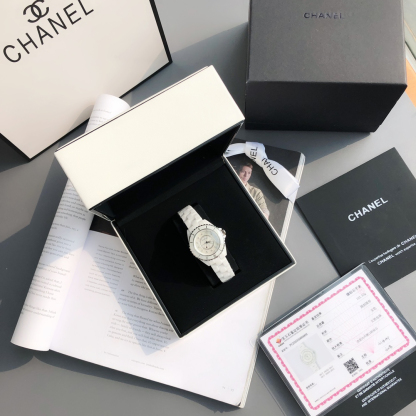 シャネル「Chanel」J12 キャリバー 33MM