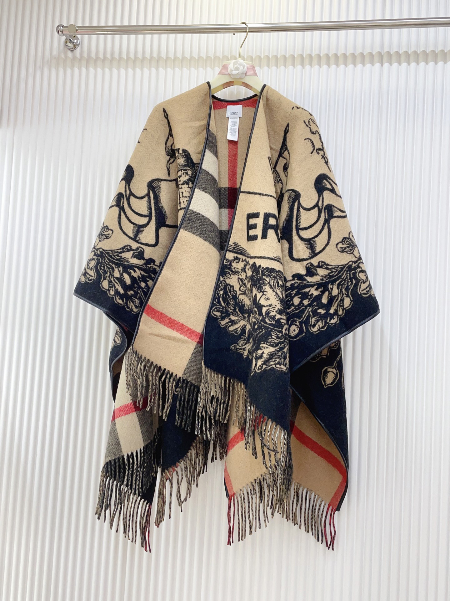 バーバリー「Burberry」リバーシブル EKD チェック ウールケープ 140x140cm