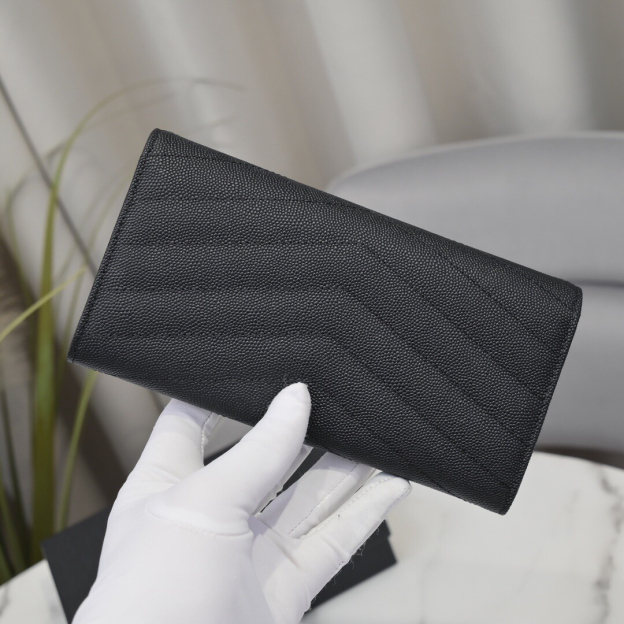 サンローラン「Saint Laurent」カサンドラ マトラッセ ラージ フラップウォレット