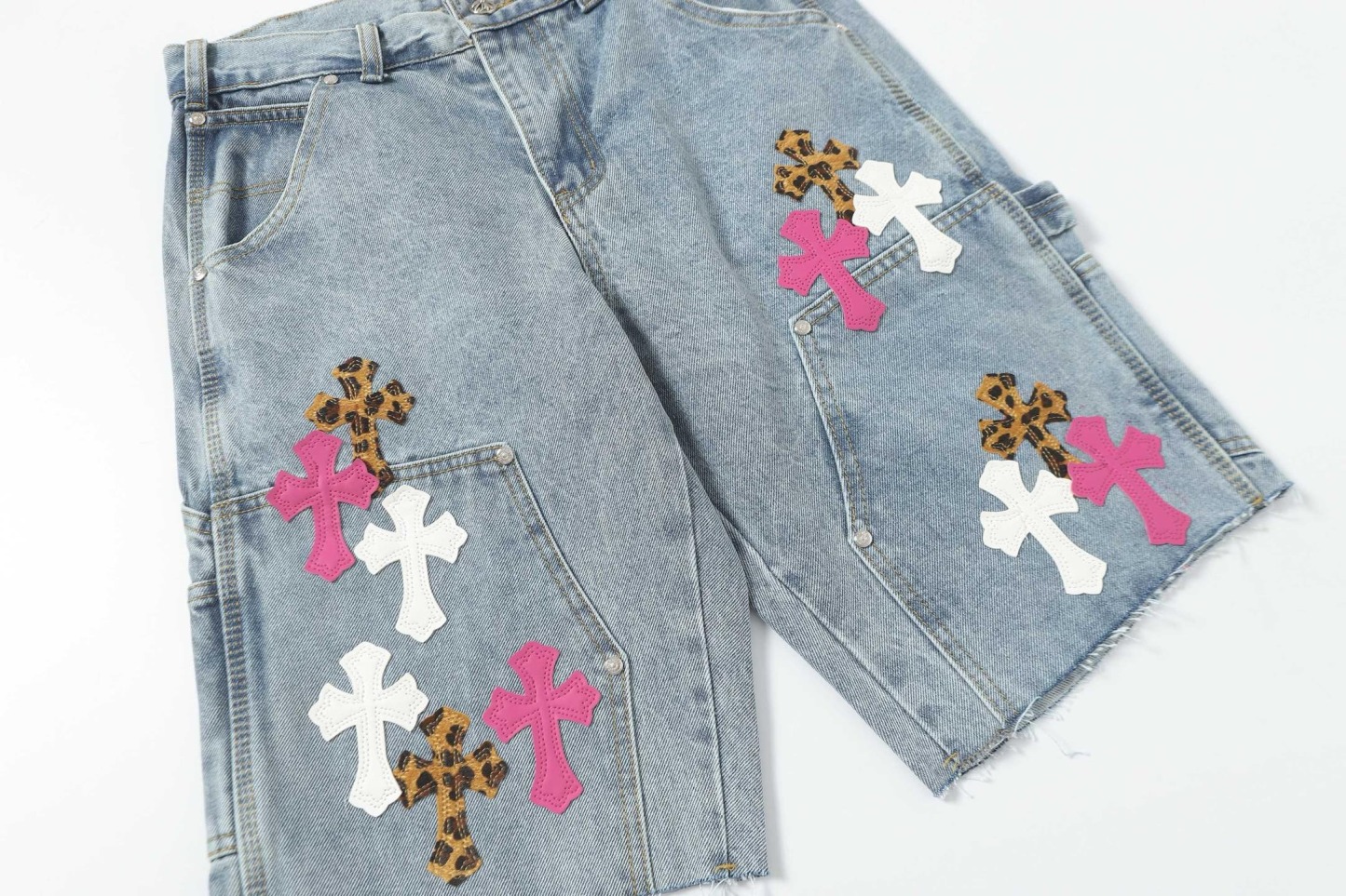 クロムハーツ「Chrome Hearts」クロス エンブロイダリー ヴィンテージ デニムショートパンツ