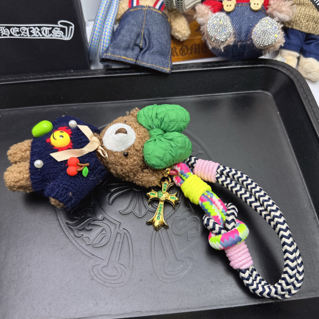 クロムハーツ「Chrome Hearts」バッグチャーム - すべてのトレンドバッグに合わせて、クールでキュートなスタイルを