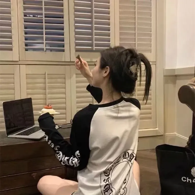 クロムハーツ「Chrome Hearts」おすすめ 大人らしい 目立つ 絶対後悔しない 日常 シンプル おしゃれ 長袖 Ｔシャツ