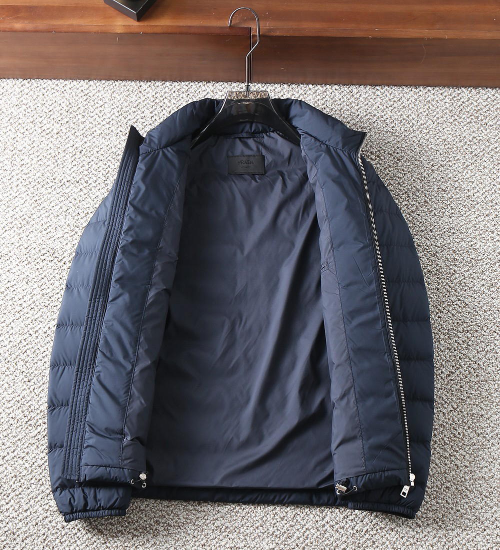 プラダ「Prada」秋冬ダウンジャケット