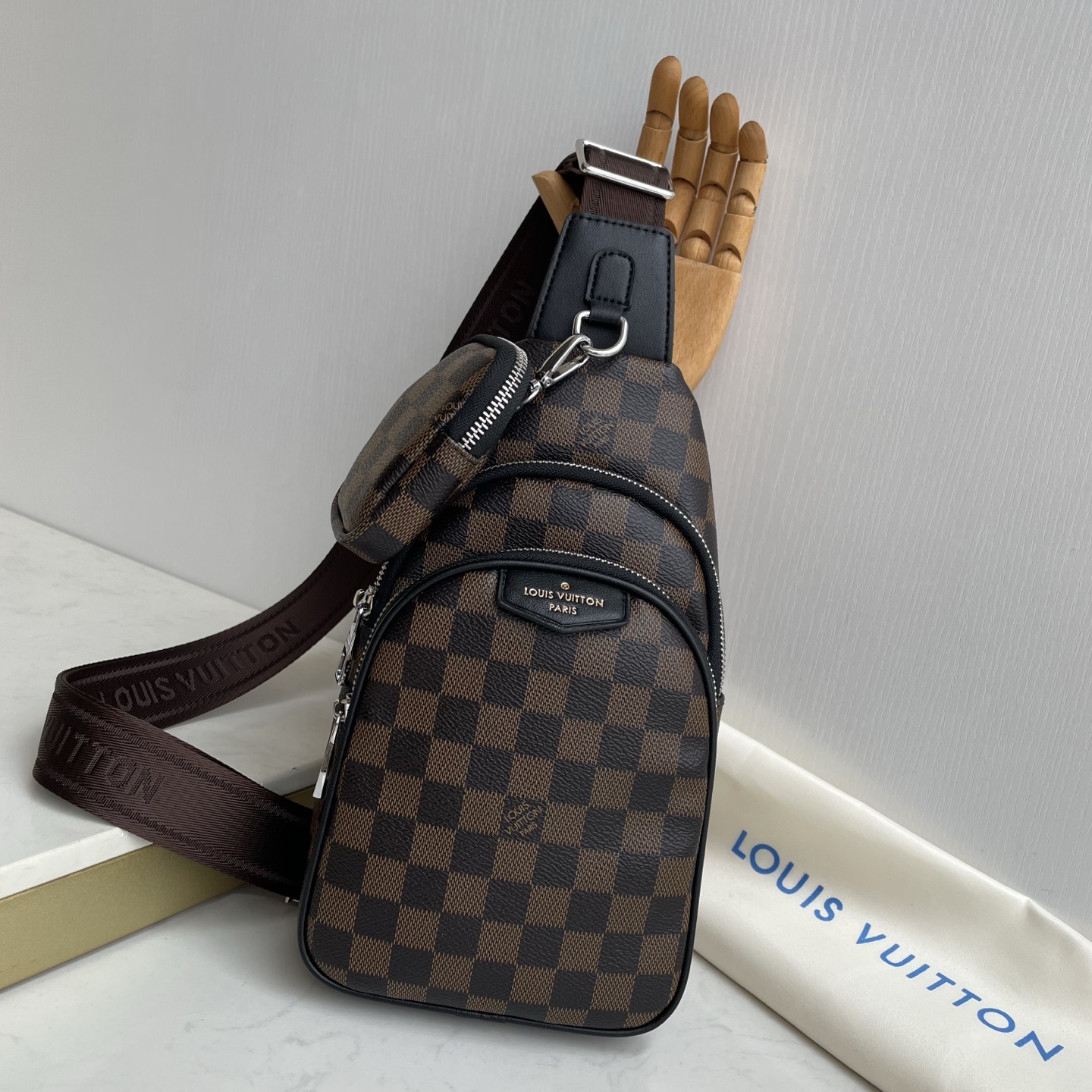 2026 LOUIS VUITTON メンズ チェストバッグ