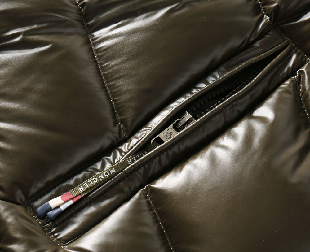 モンクレール「Moncler」秋冬 ダウンジャケット