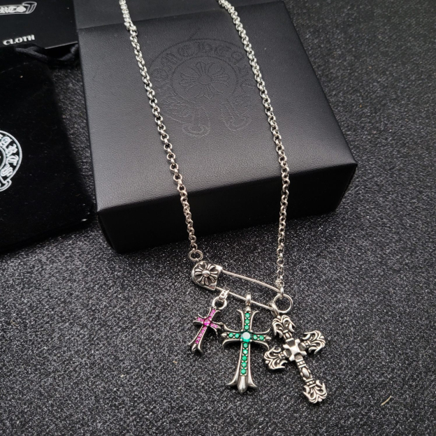 クロムハーツ「Chrome Hearts」のクラシックネックレス - 日常に上品なアクセントを添えるユニセックスモデル