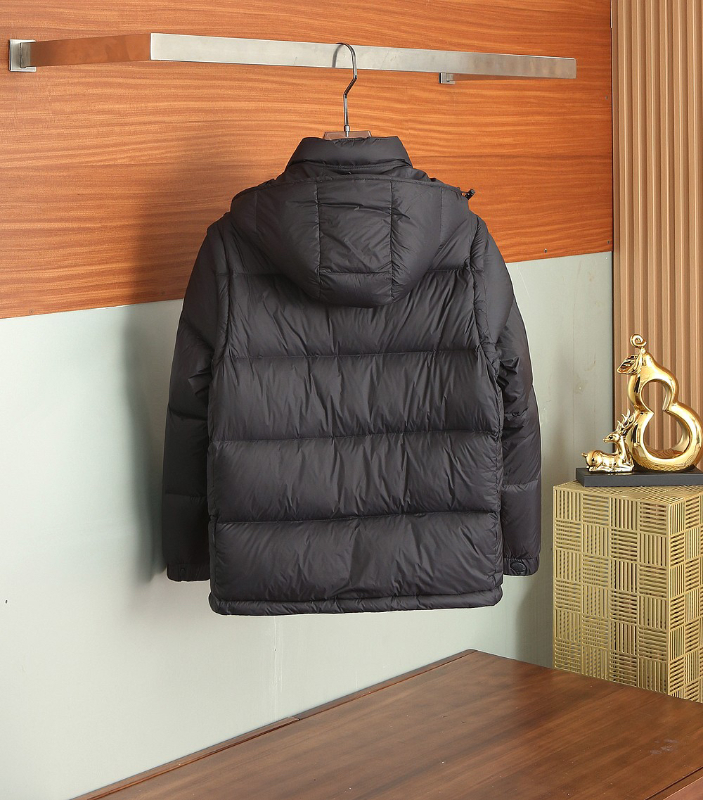 モンクレール「Moncler」秋冬 ダウンジャケット