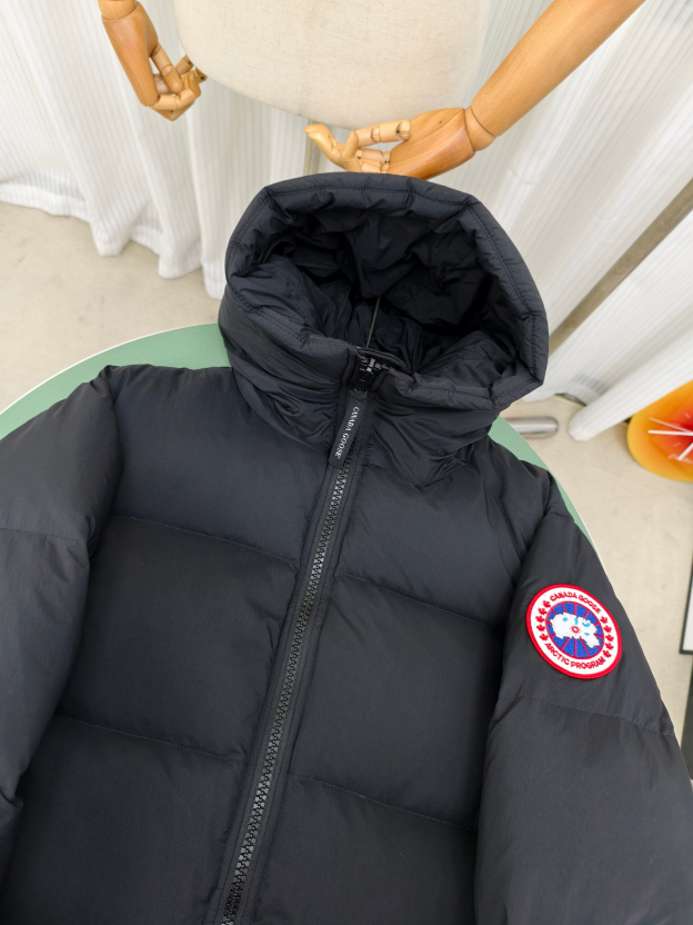カナダグース「Canada Goose」秋冬フード付きダウンジャケット