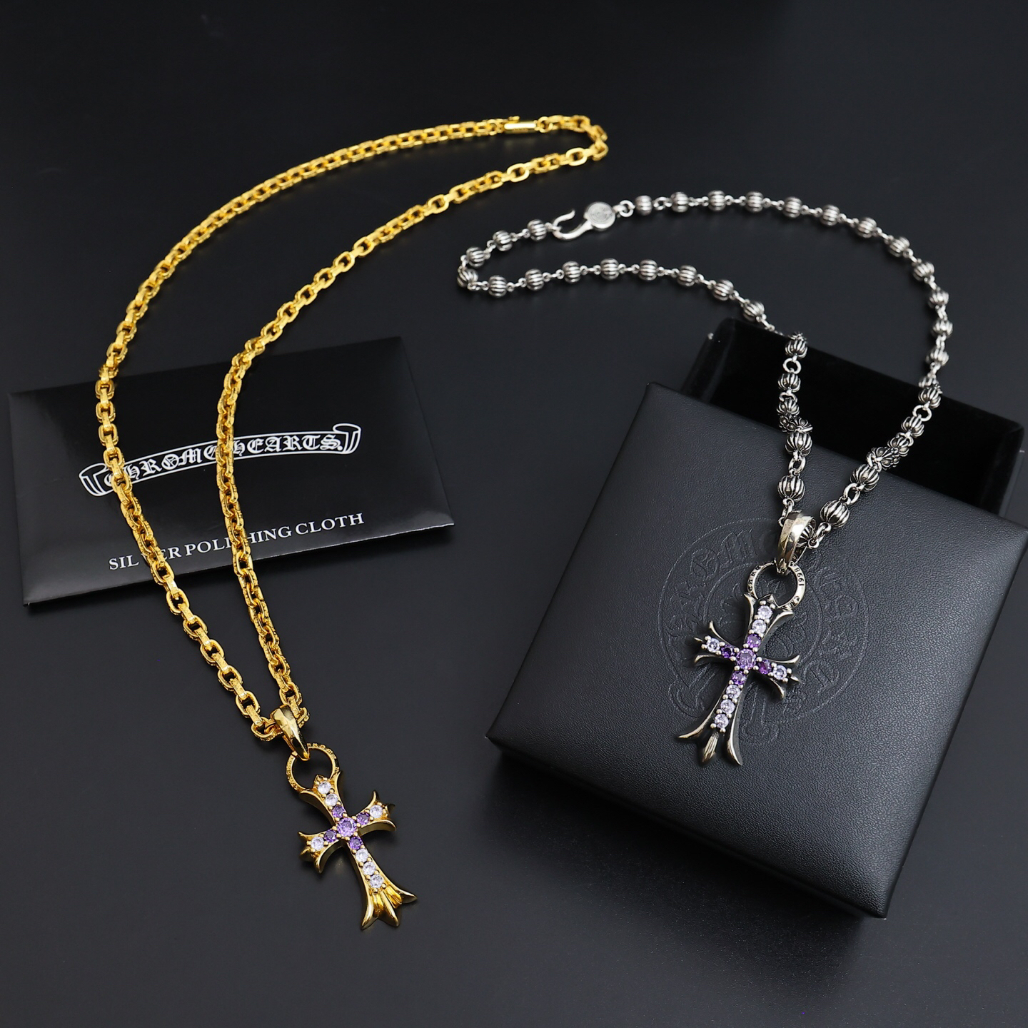 クロムハーツ「Chrome Hearts」のクラシックネックレス - 日常に上品なアクセントを添えるユニセックスモデル