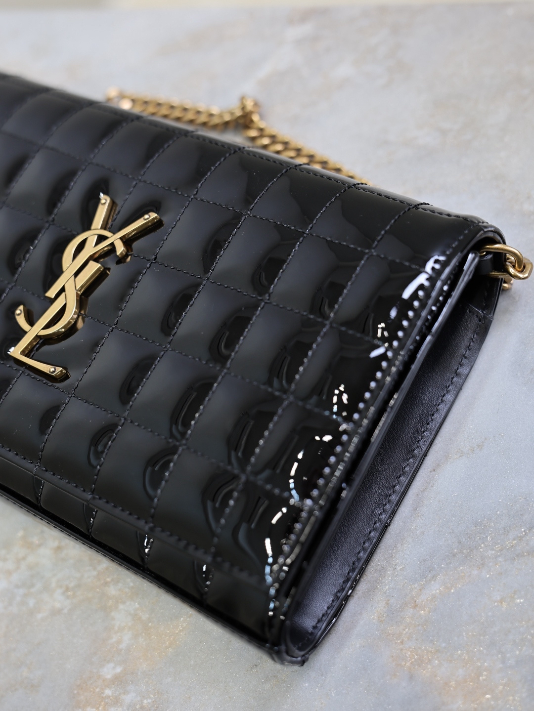 2026サンローラン「Saint Laurent CASSANDRE レザーチェーンウォレット グランド