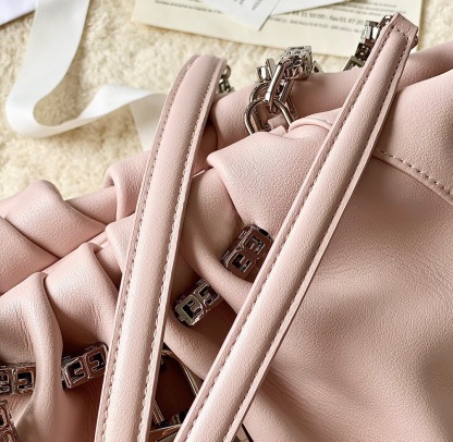 ジバンシィ「Givenchy」ミニケニー ハンドバッグ