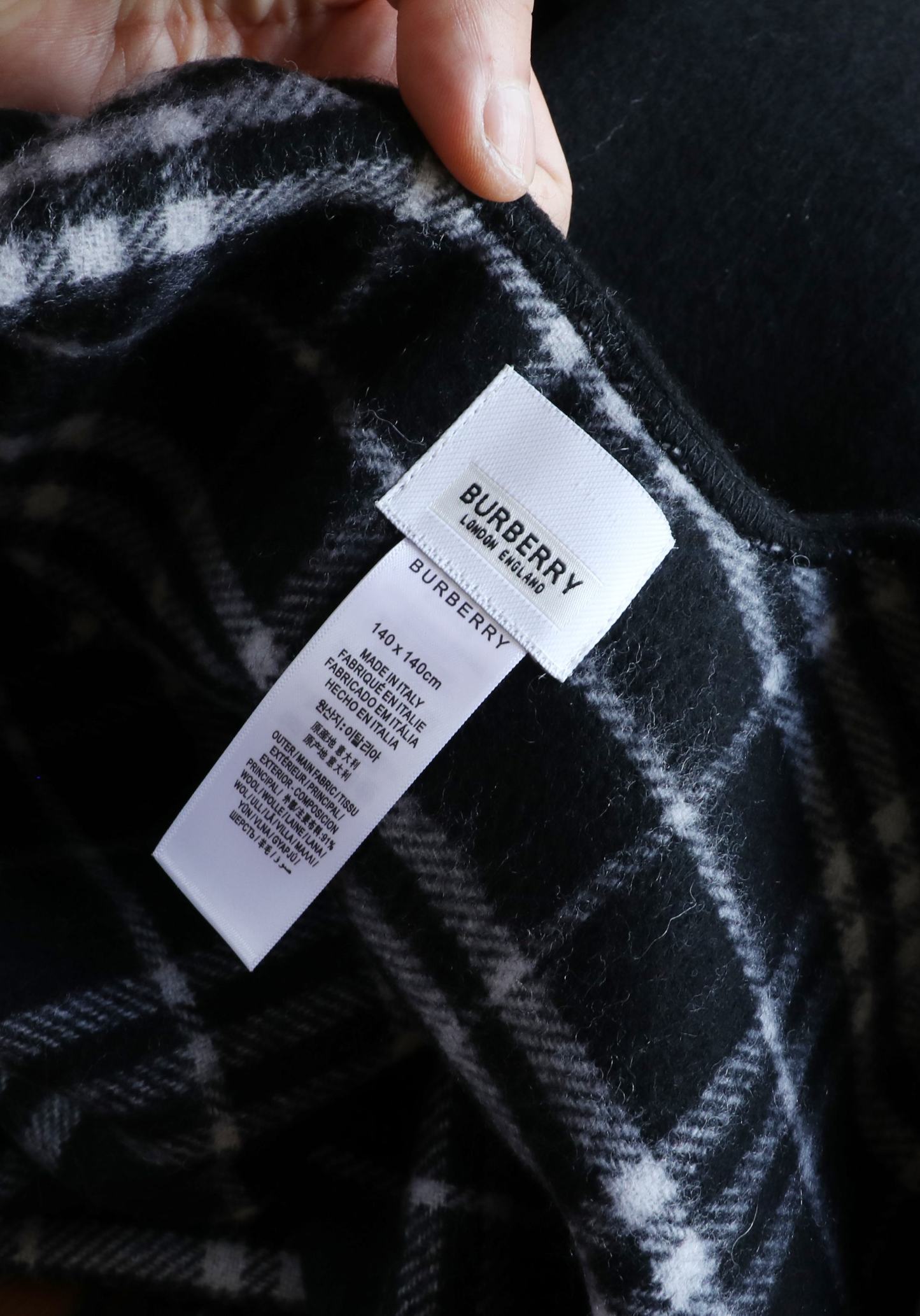 バーバリー「Burberry」リバーシブル チェック ウール ケープ 140x140cm