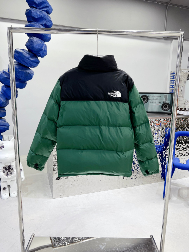 カナダグース「Canada Goose」秋冬ダウンジャケット